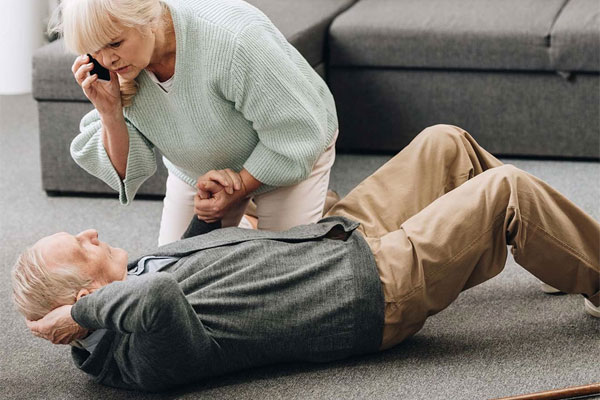 هنگام سکته مغزی چه باید کرد؟